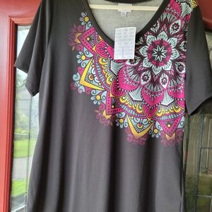 NWT Lularoe Iris Shirt Size L